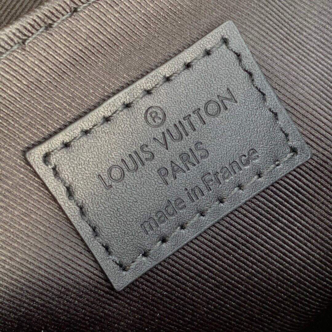 LV M57952 Louis Vuitton Trunk Slingbag Black