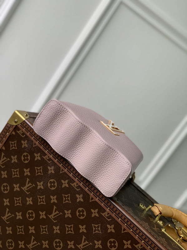 LV M22122 Louis Vuitton Capucines Mini Handbag Wisteria