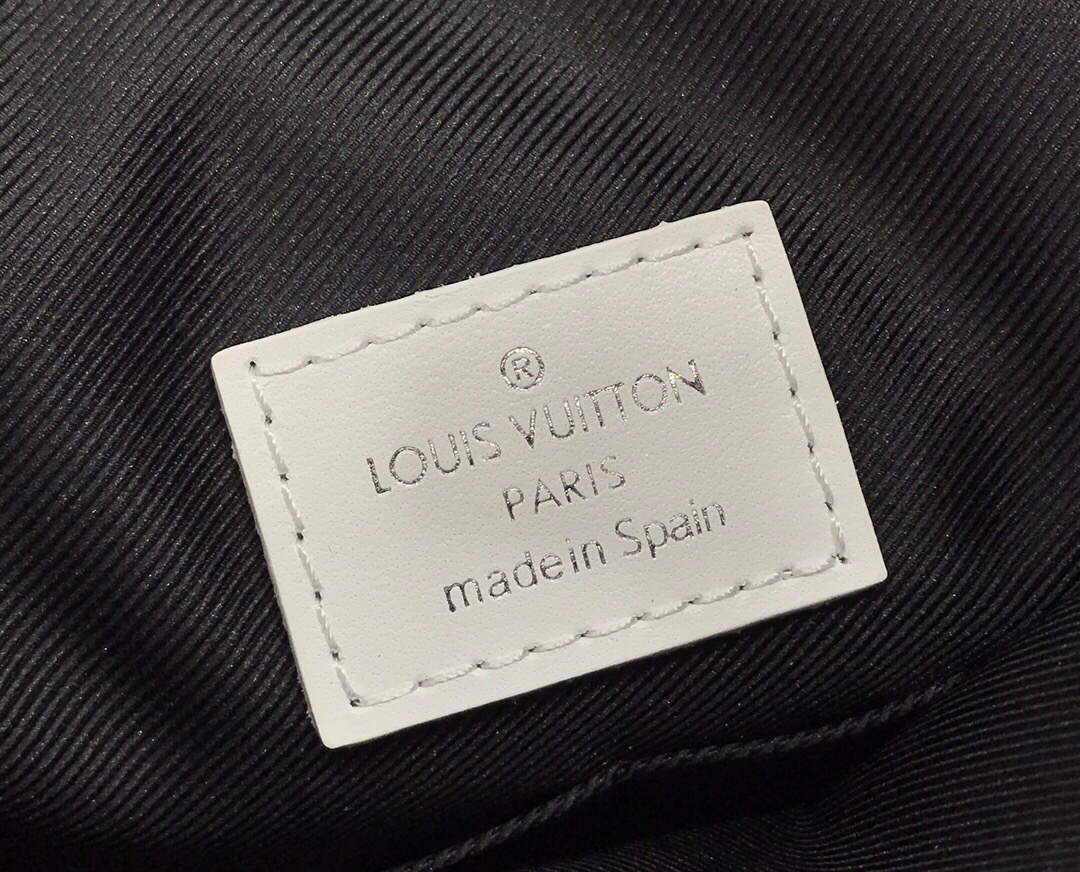 LV M46112 Louis Vuitton Carry It Bag 32cm Monogram Canvas Spring/Summer 2021 Collection Blue