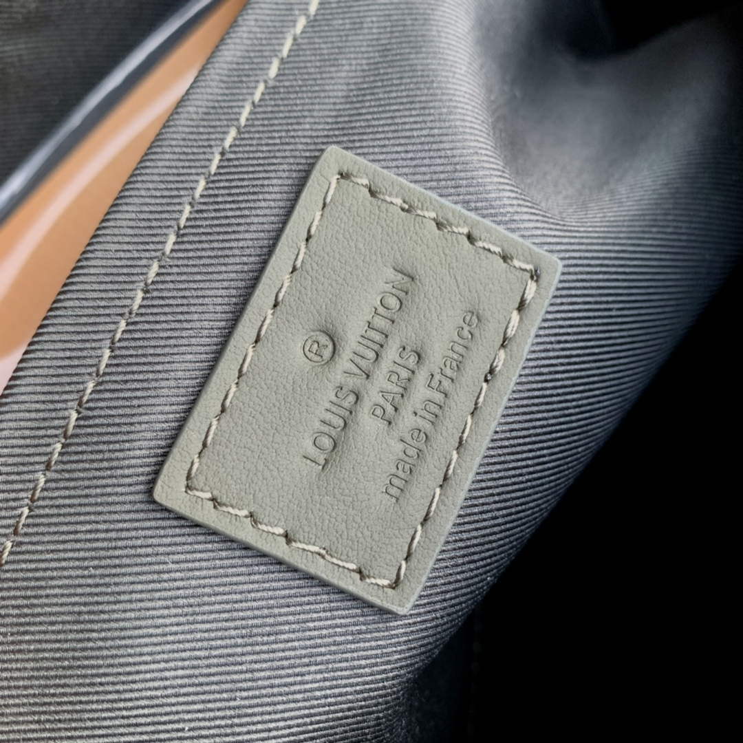 LV M21437 Louis Vuitton City Keepall Bag Khaki