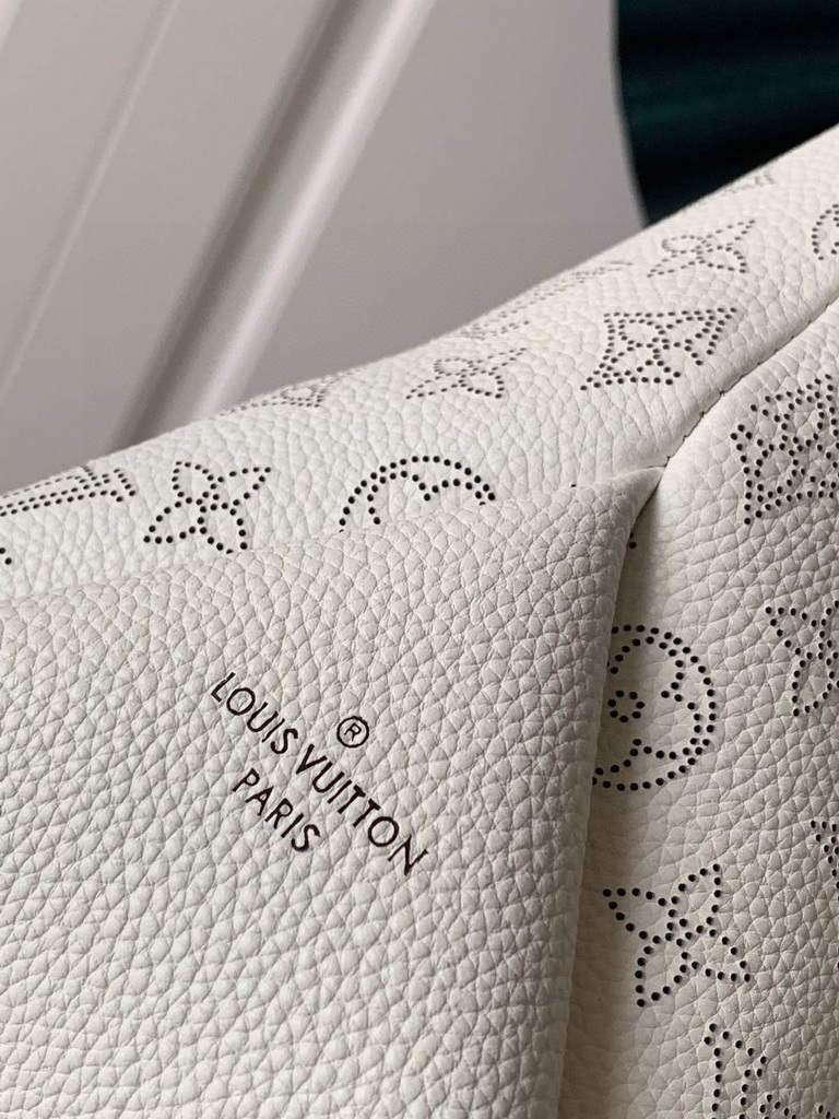 LV M56084 Louis Vuitton M56073 Beaubourg Hobo MM Mahina White