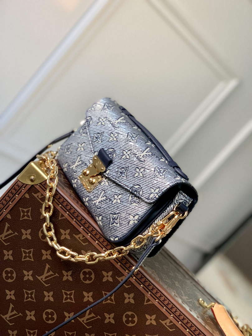 LV M22834 Louis Vuitton Pochette M��tis East West Handbag Blue