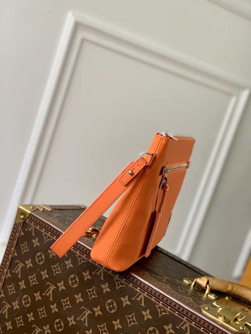 Louis Vuitton M69837 LV Aerogram Pochette iPad Orange