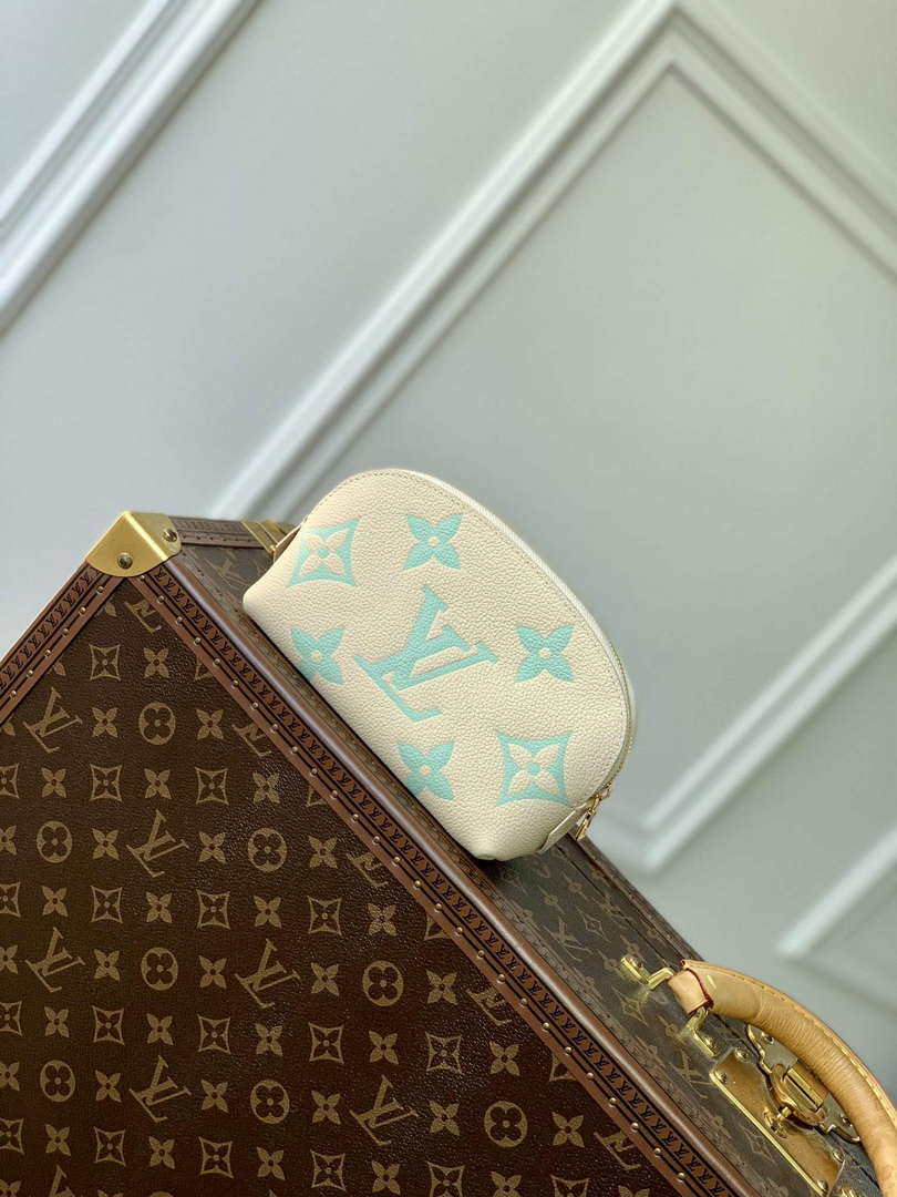 LV M45951 Louis Vuitton Pochette Cosmetique PM Matcha green