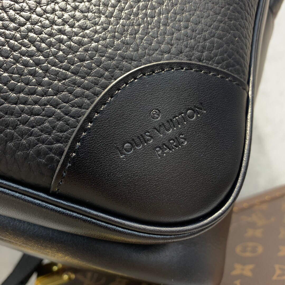 LV M59924 Louis Vuitton Dean Backpack Other Leathers