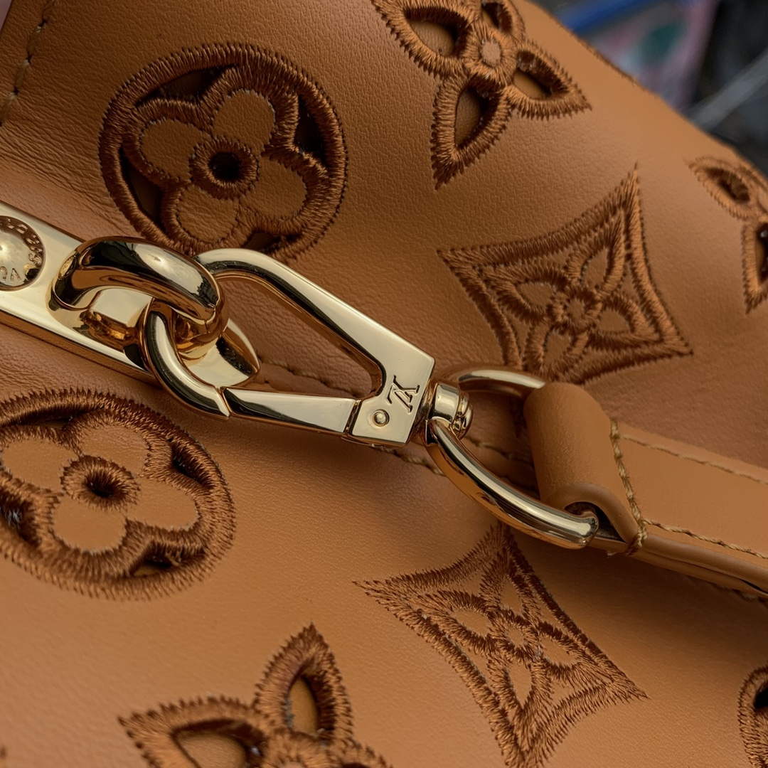 LV M22863 Louis Vuitton Capucines MM Handbag Saffron Yellow