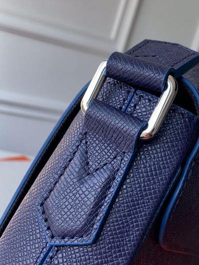 LV M30362 Louis Vuitton M30360 Roman pm taiga M32725 Bag M32726 Navy blue