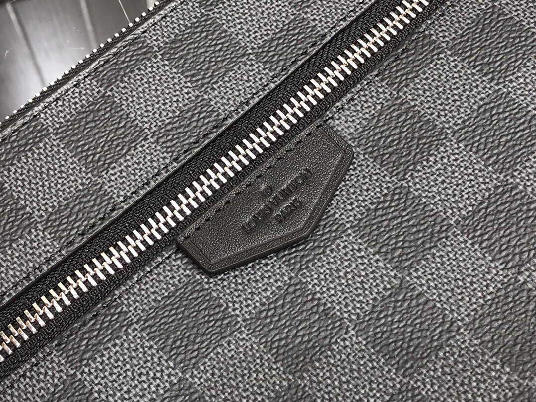 LV N60417 Louis Vuitton Pouch Damier Graphite