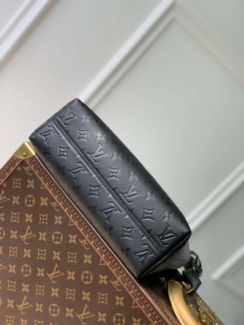 LV M46610 Louis Vuitton Sac Sport Bag Black