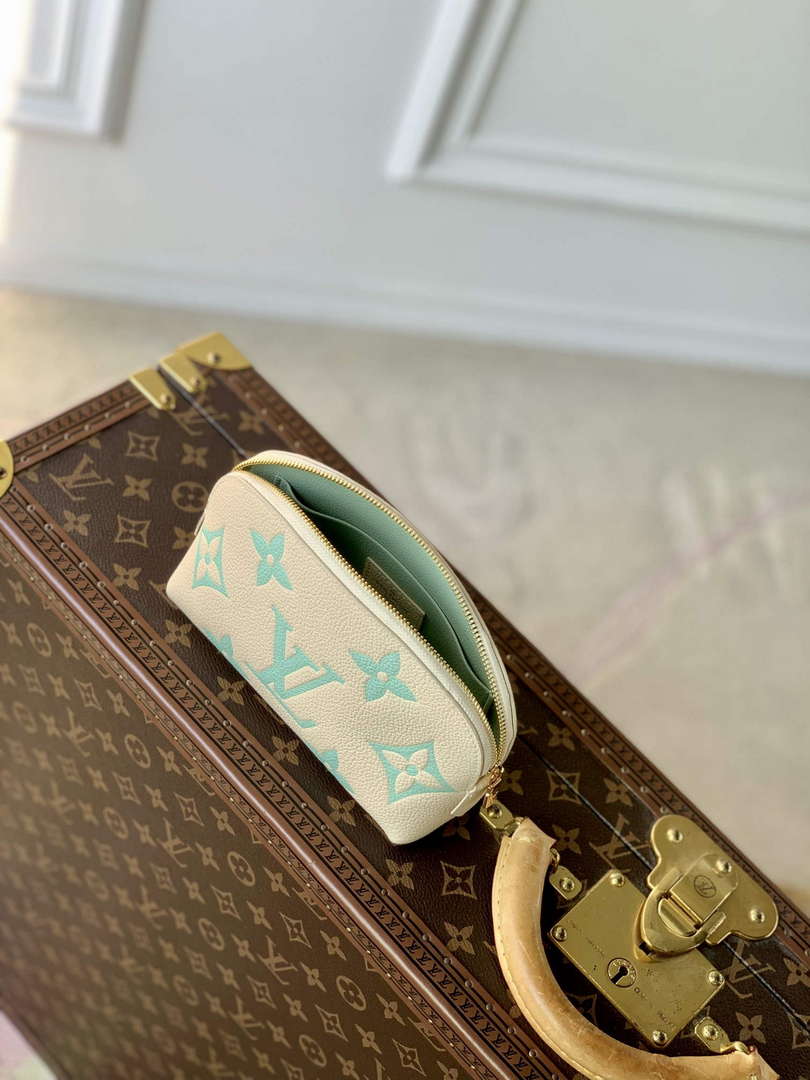 LV M45951 Louis Vuitton Pochette Cosmetique PM Matcha green
