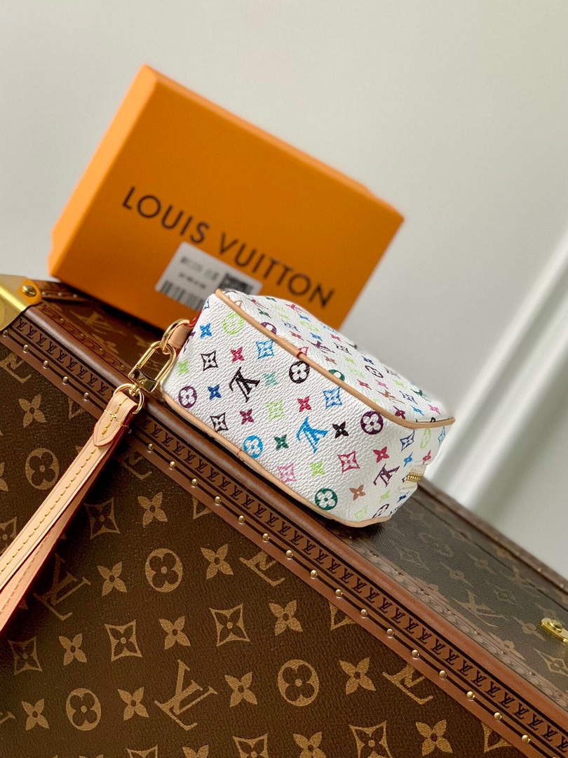 LV M81339 Louis Vuitton Wapity Case Bag White