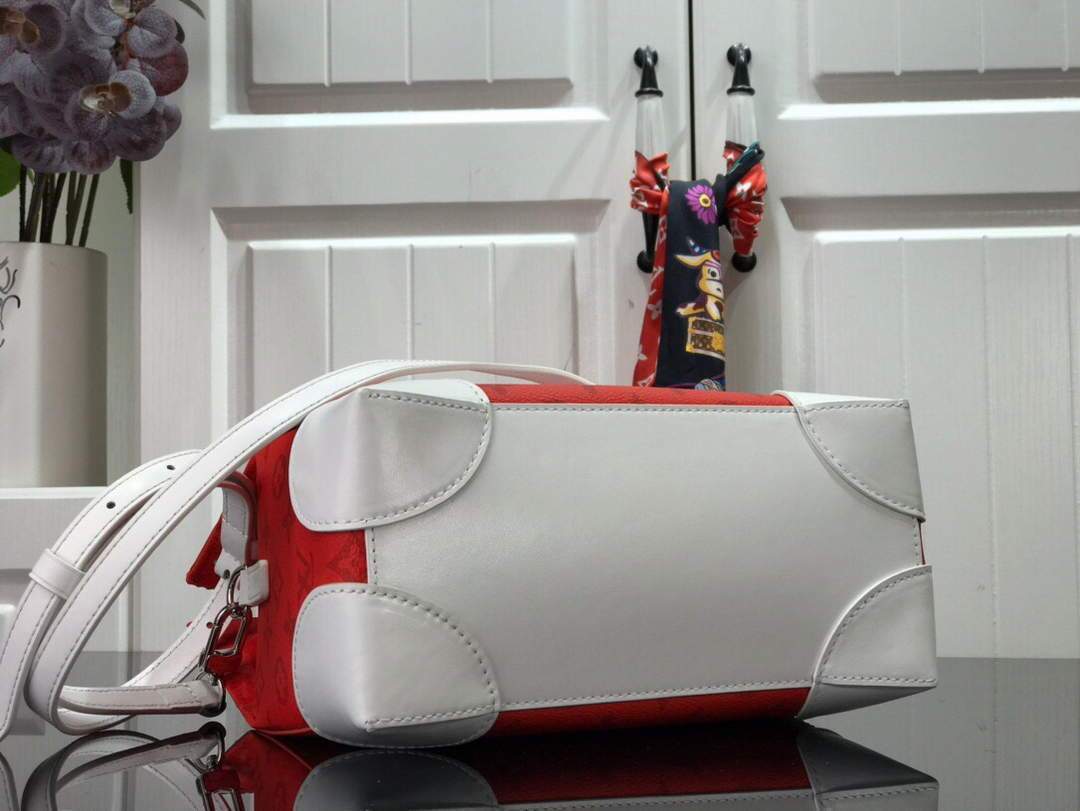 LV M46113 Louis Vuitton Carry It Bag 25cm Monogram Canvas Spring/Summer 2021 Collection Red
