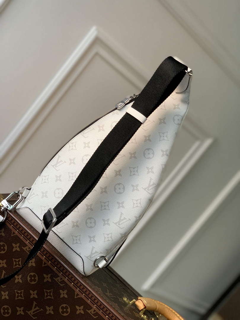 LV M30936 Louis Vuitton Duo Sling Bag White