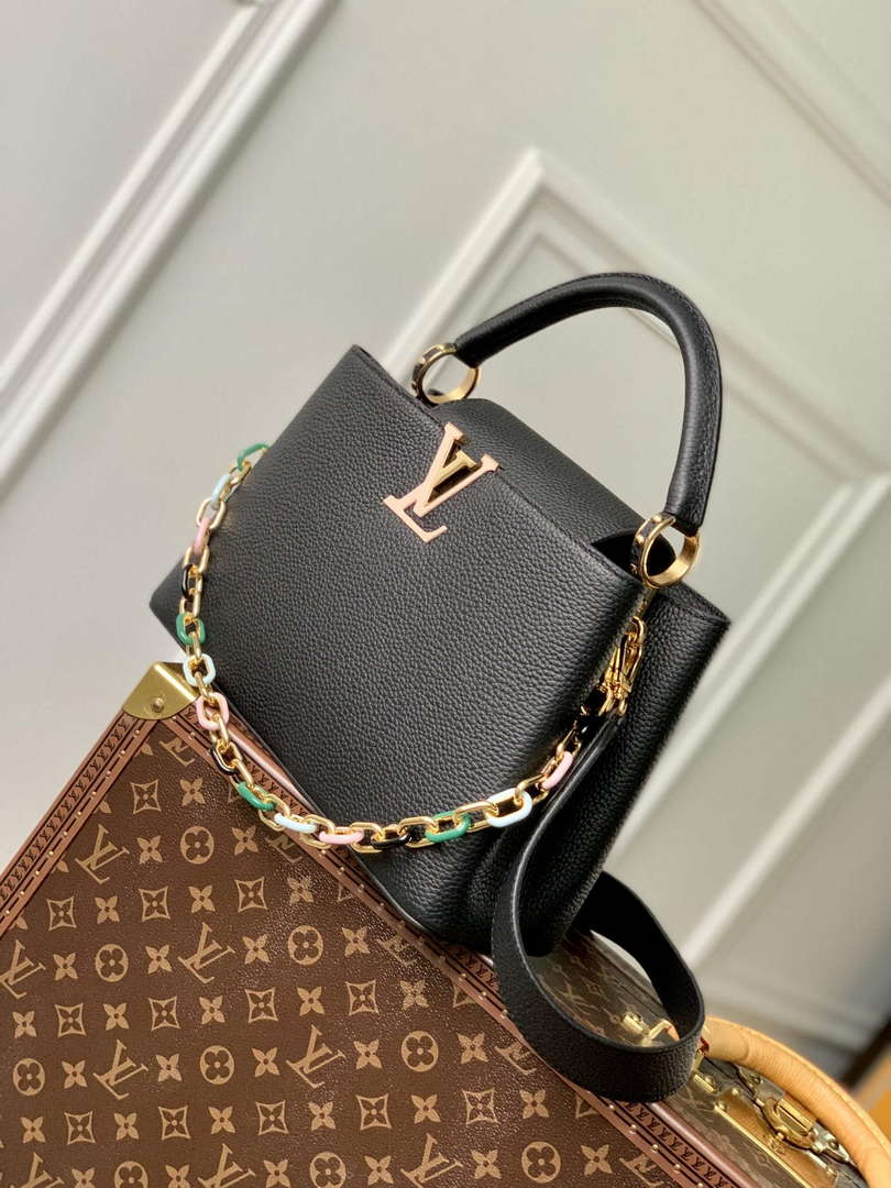 LV M21641 Louis Vuitton Capucines MM Handbag Black