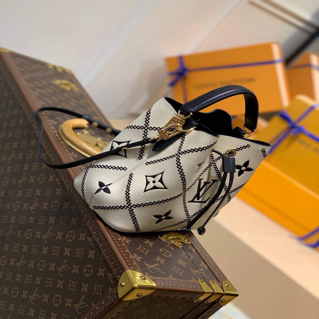 LV M46023 Louis Vuitton NONO BB Bucket Bag Beige