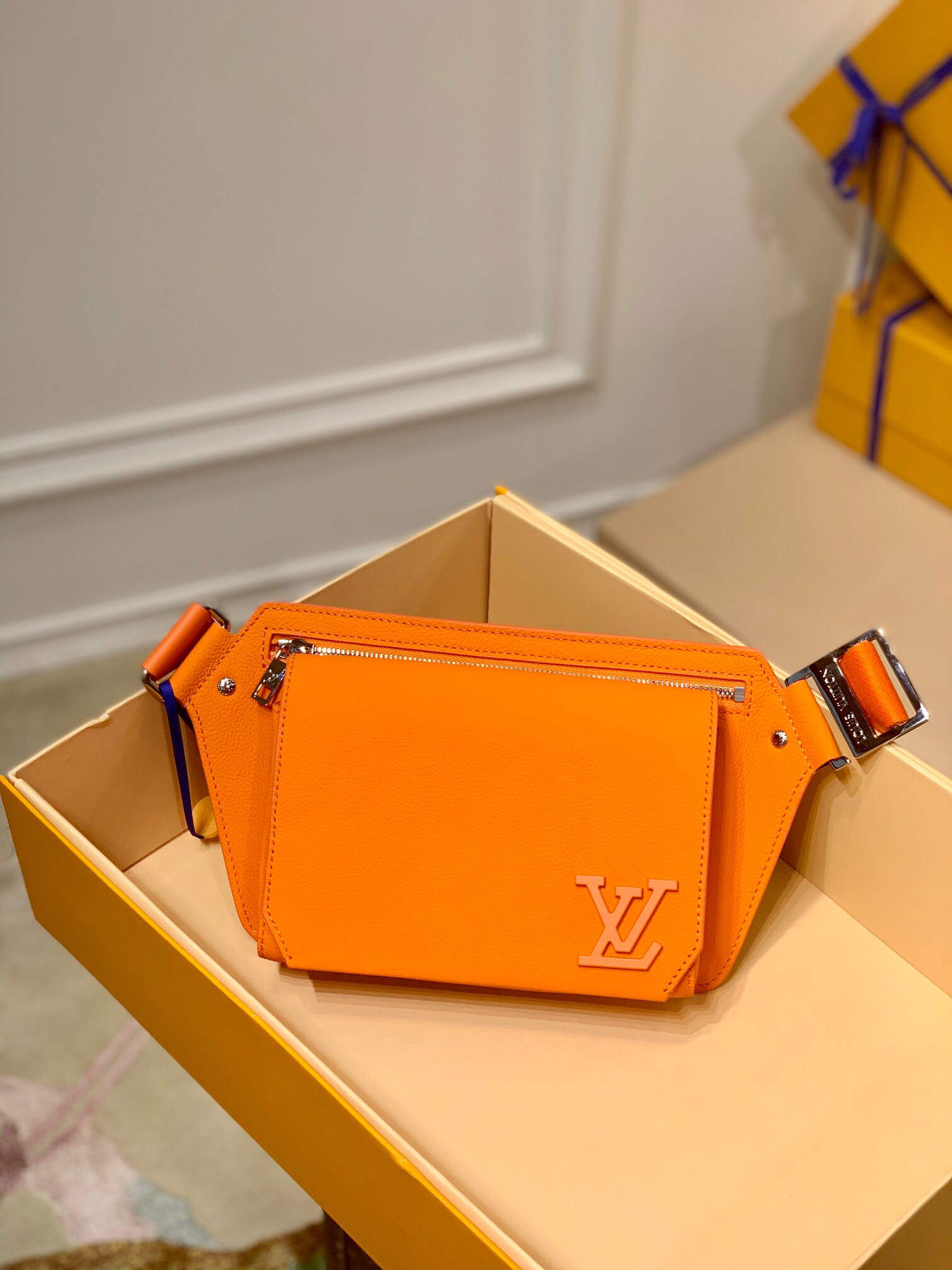 LV M59625 Louis Vuitton New Sling Bag Orange