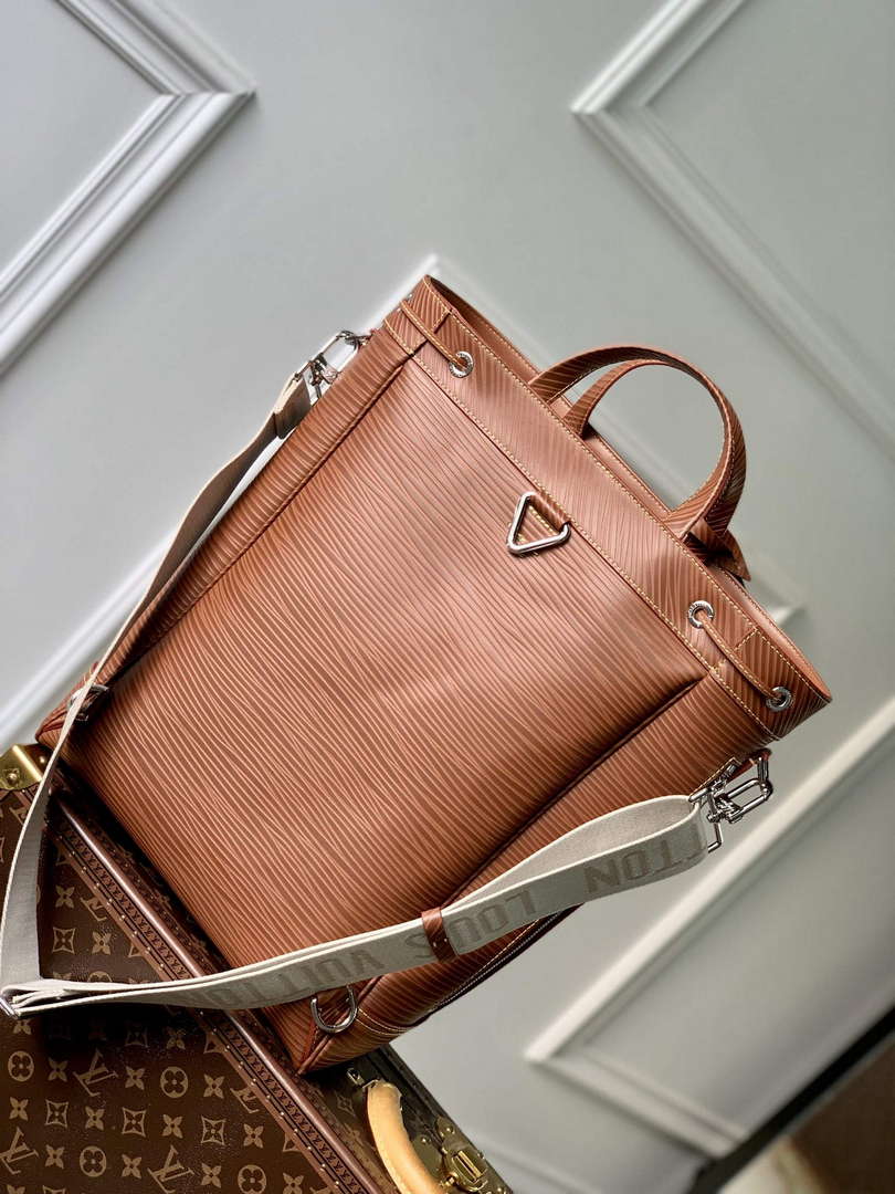 LV M23117 Louis Vuitton Maxi No�� Sling Bag Cognac