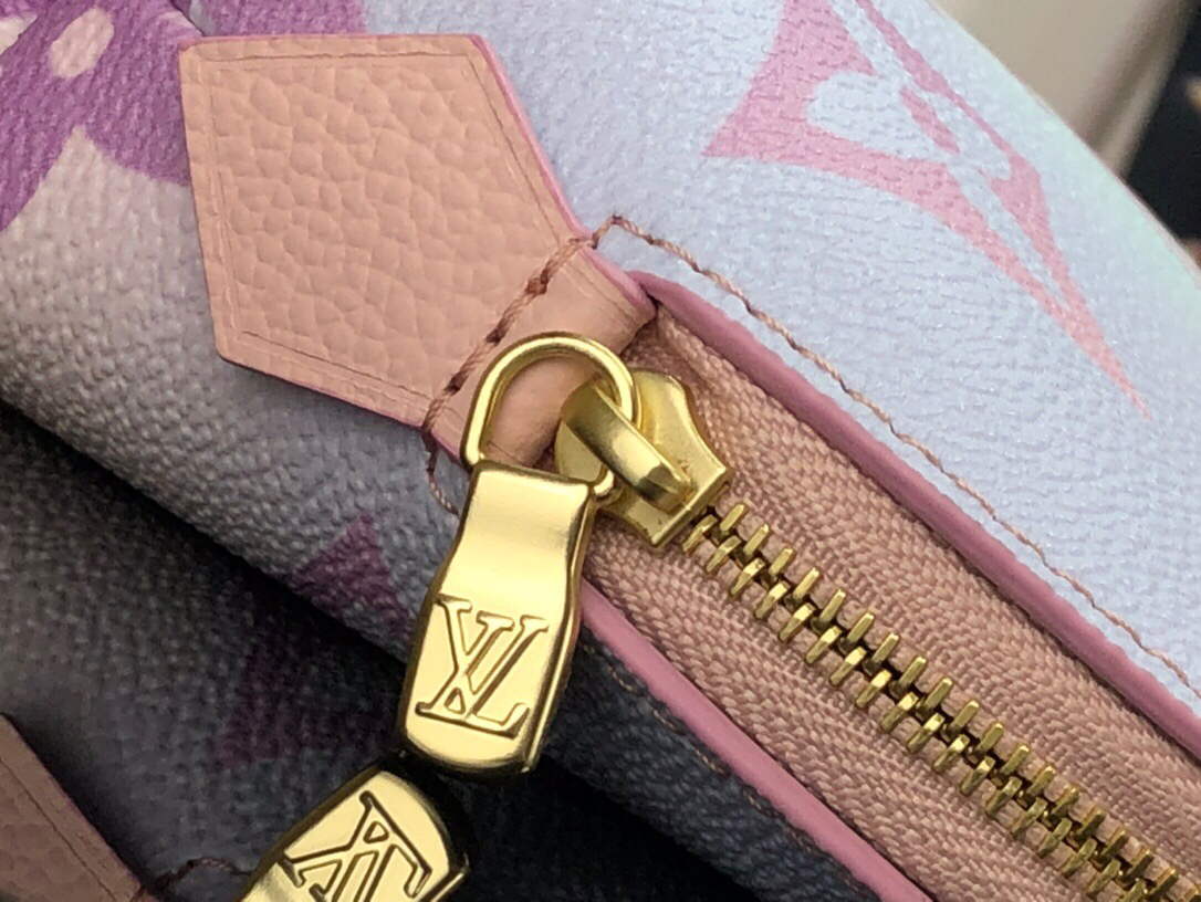 LV M59944 Louis Vuitton Pochette Cosmetique Bag