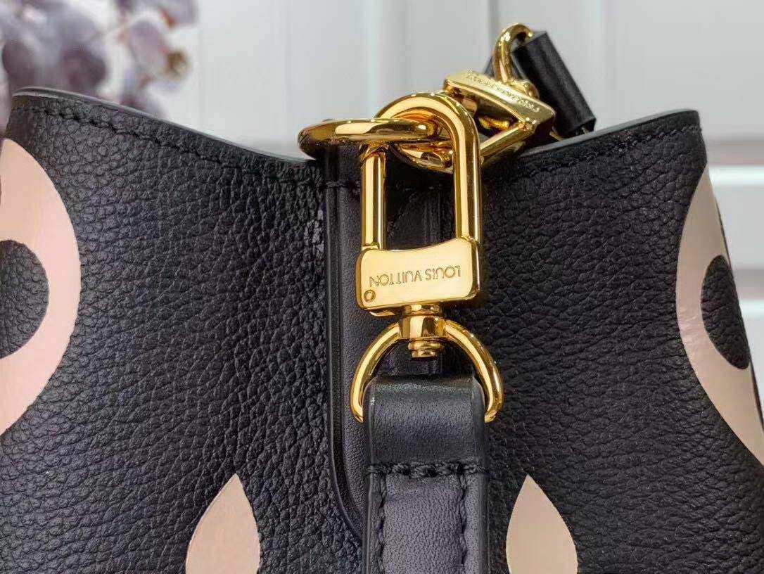 LV M44022 Louis Vuitton M45497 NONO Shoulder Bag Black