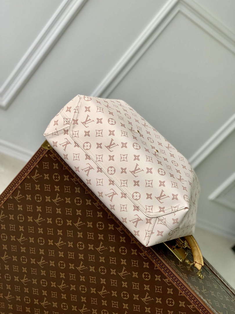LV M24409 Louis Vuitton Atlantis GM Bag White
