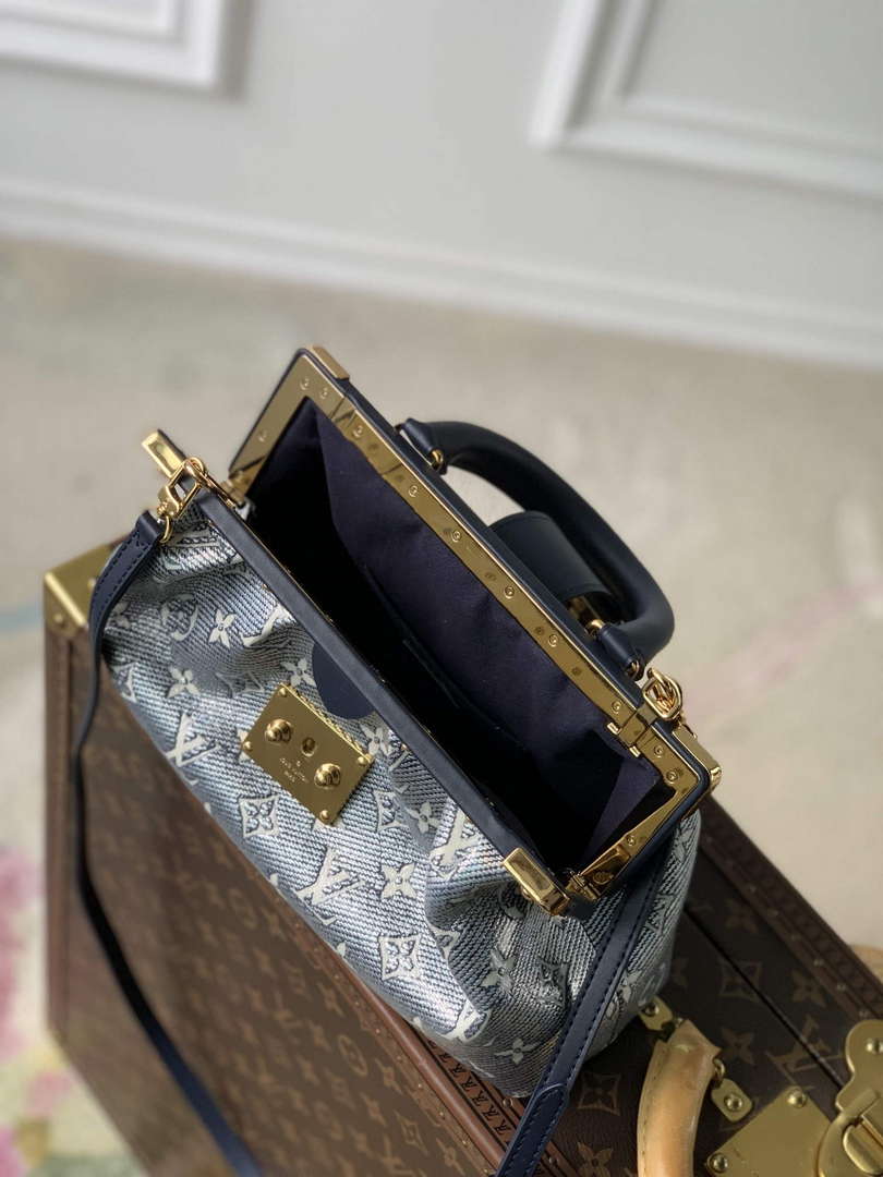 LV M46544 Louis Vuitton Monogram Clutch Bag Blue