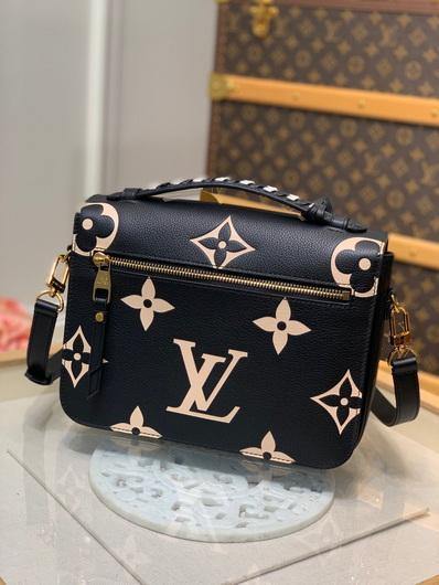 LV M45385 Louis vuitton M45384 Crafty Pochette Metis Monogram Black