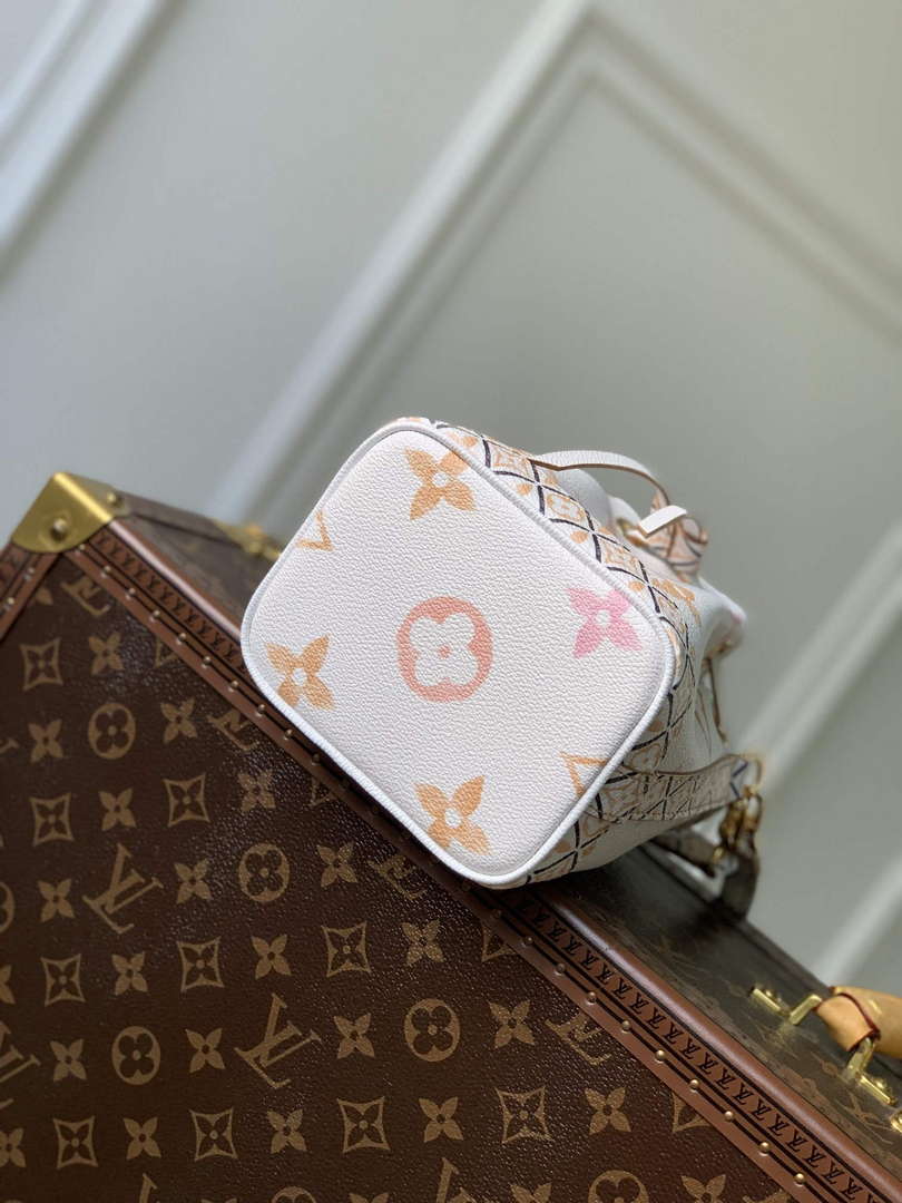 LV M82386 Louis Vuitton Nano No�� Bucket Bag Apricot
