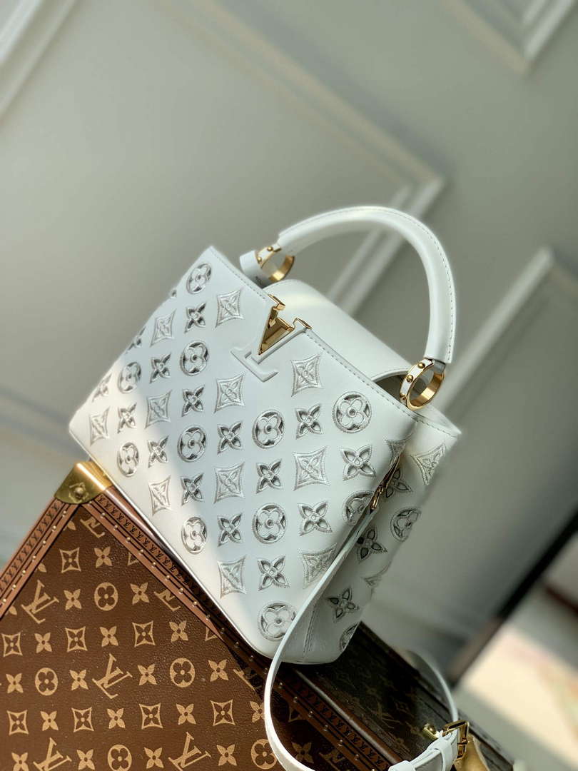 LV M22863 Louis Vuitton Capucines BB Handbag White