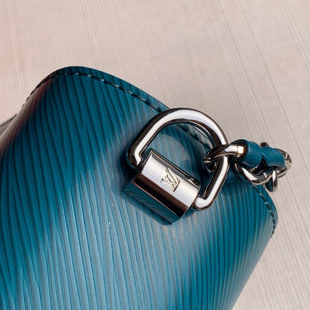 LV M55320 Louis Vuitton Twist MM shoulder Epi M50282 bag Blue