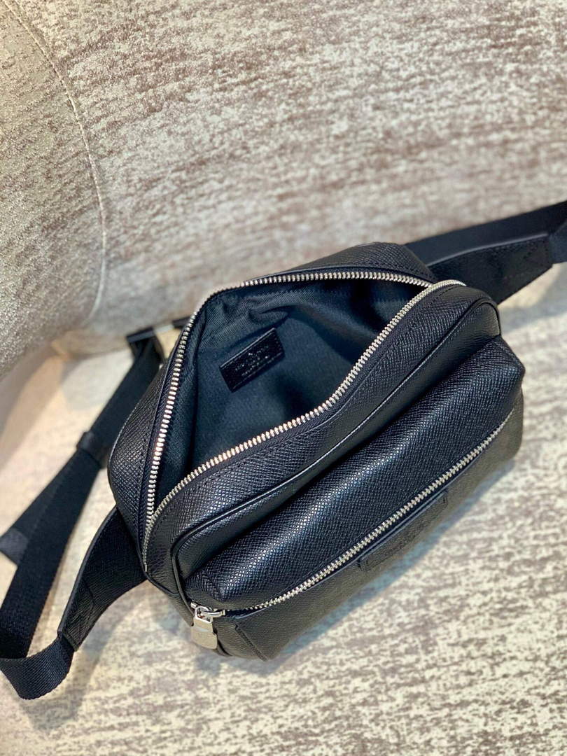 LV M30245 Louis Vuitton Outdoor Bumbag Black