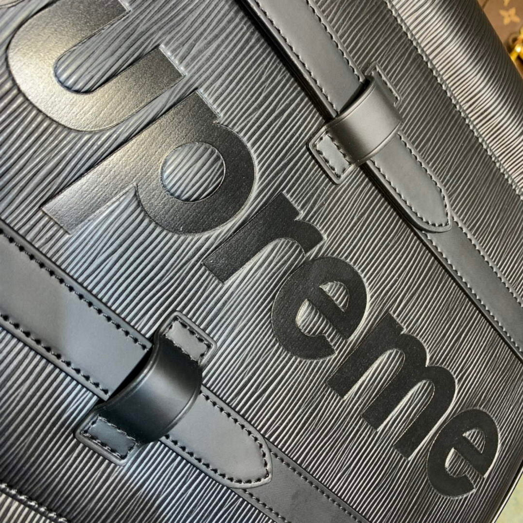 LV M53413 Louis Vuitton LV x Supreme Backpack Black