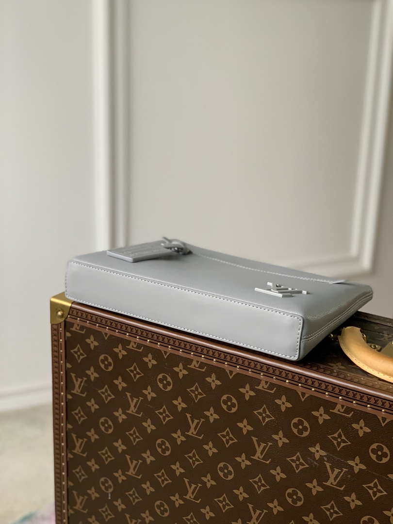 Louis Vuitton M69836 LV Aerogram Pochette iPad M69837 Gray