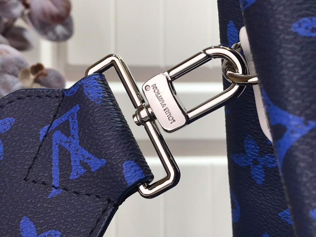 LV M46112 Louis Vuitton Carry It Bag 32cm Monogram Canvas Spring/Summer 2021 Collection Blue