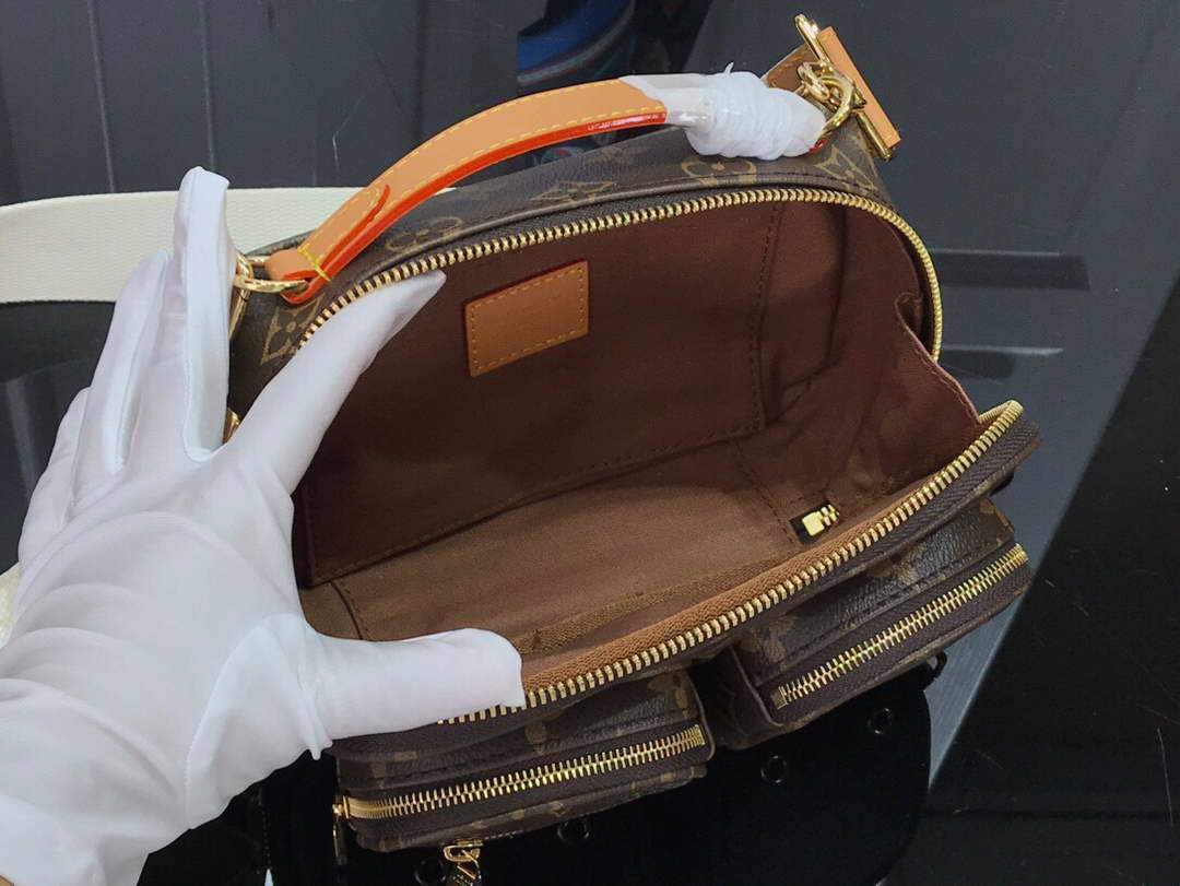 LV M45672 Louis Vuitton Geronimos Bag Monogram