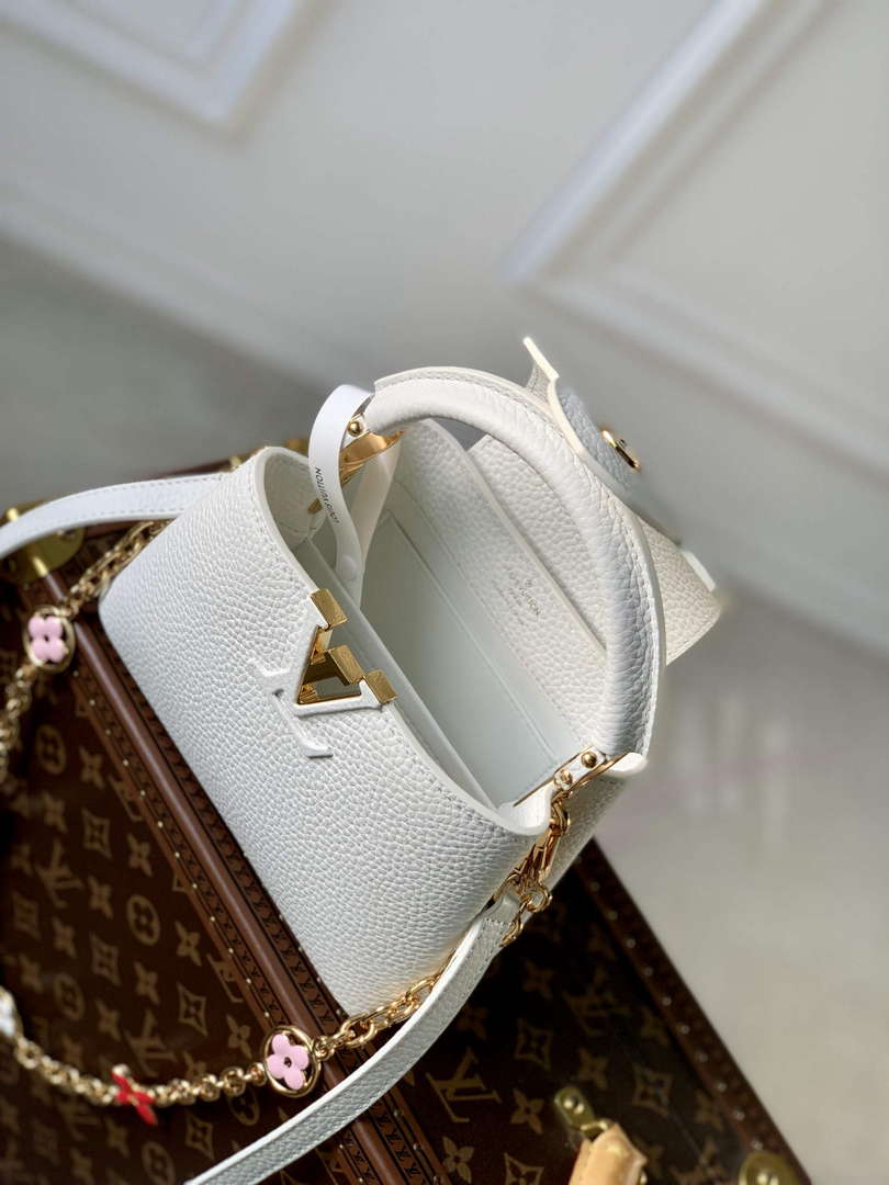 LV M22375 Louis Vuitton Capucines Mini Handbag White