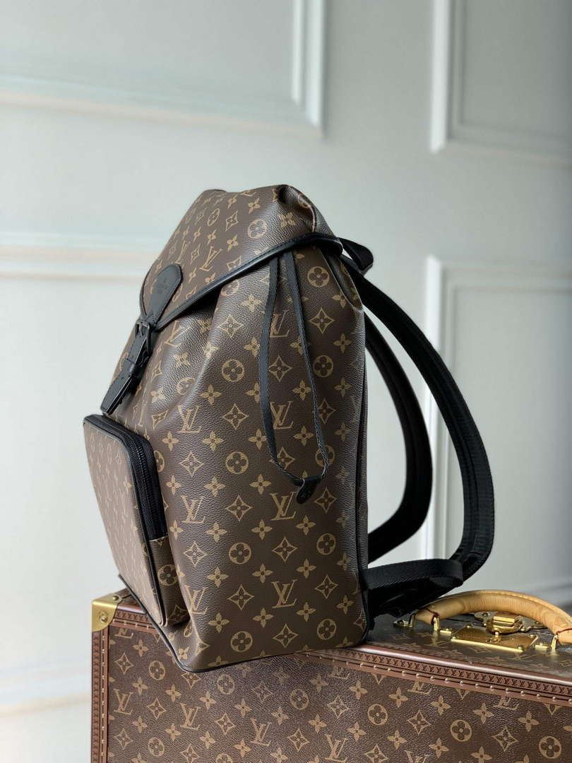 LV M46683 Louis Vuitton Montsouris Backpack
