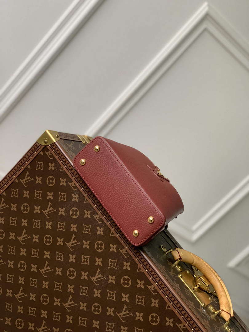 LV M25128 Louis Vuitton Capucines Mini Handbag Griotte Red