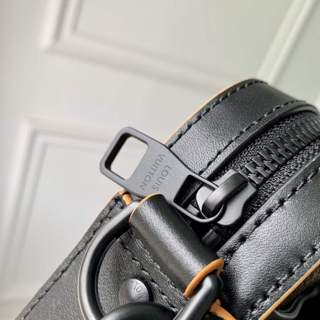 LV M46694 Louis Vuitton Trio Messenger Radiant Sun