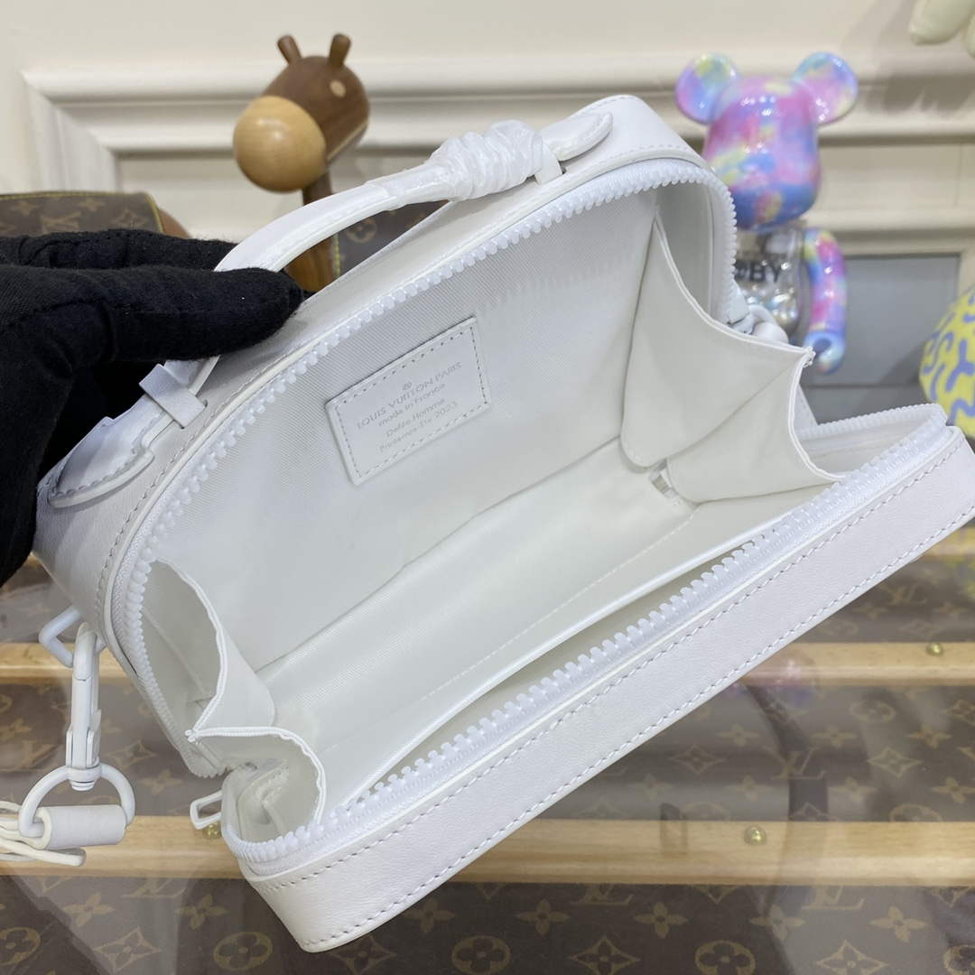 LV M21833 Louis Vuitton Handle Soft Trunk Bag Optic White