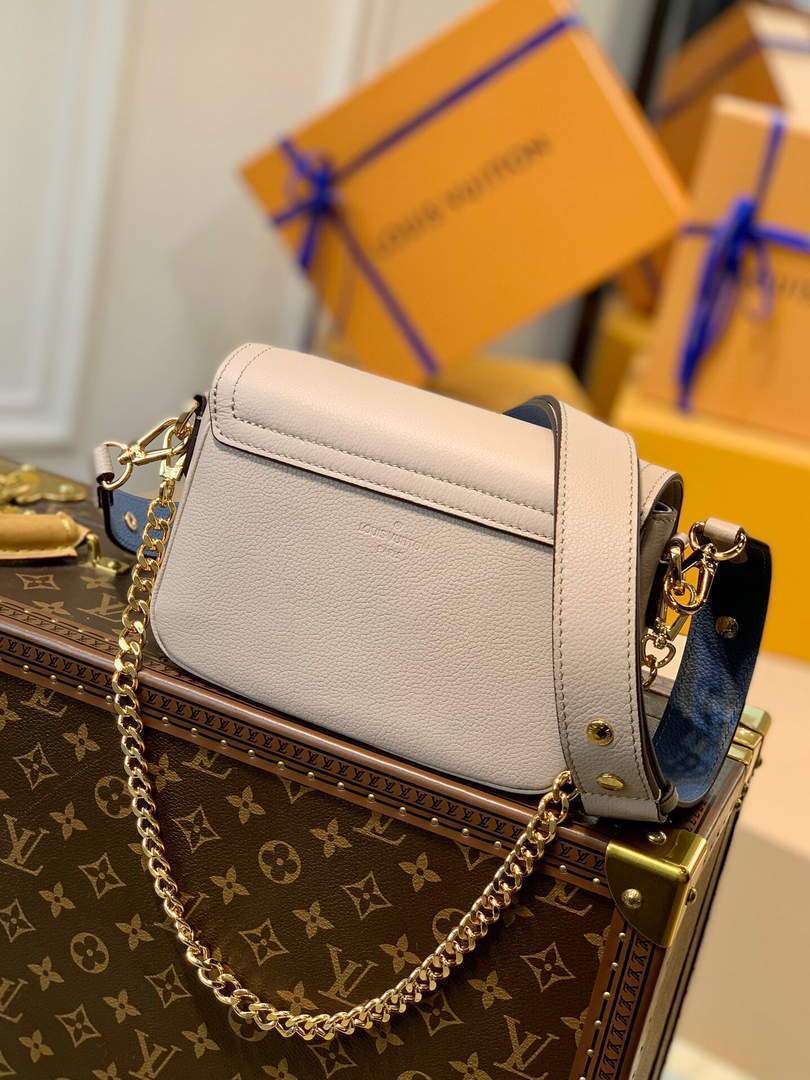 LV M58554 Louis Vuitton Lockme Tender Bag M58557 M58555 Greige