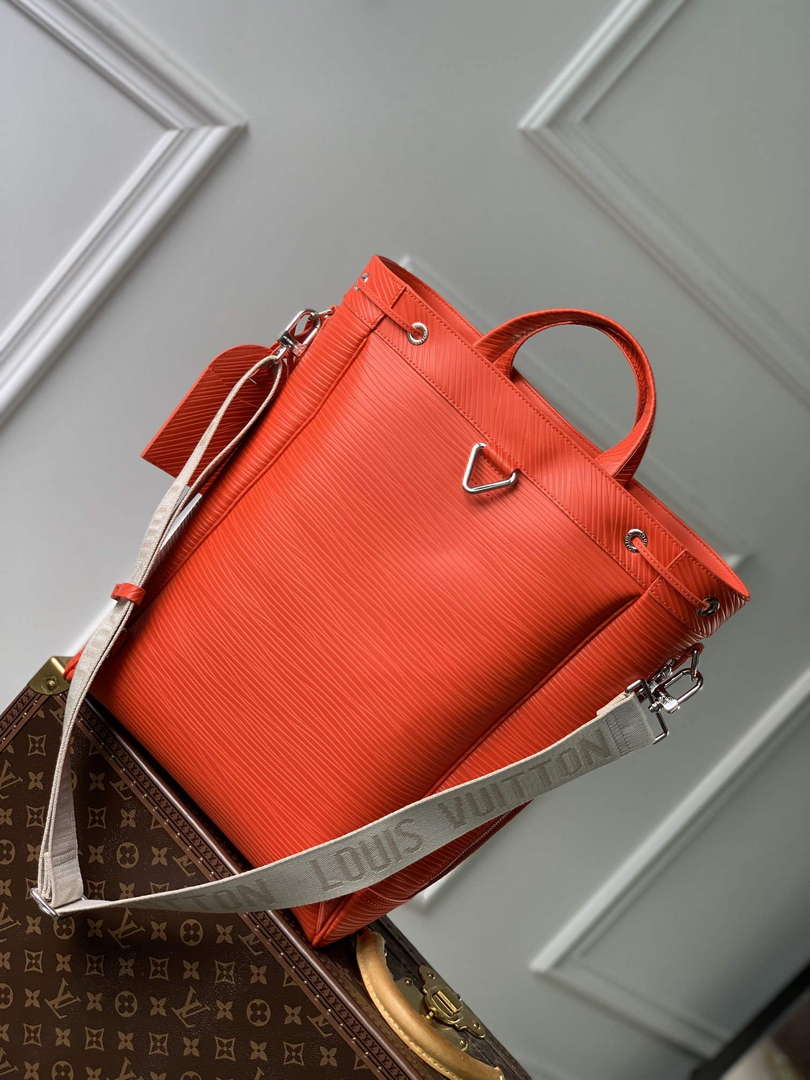 LV M23117 Louis Vuitton Maxi No�� Sling Bag Orange