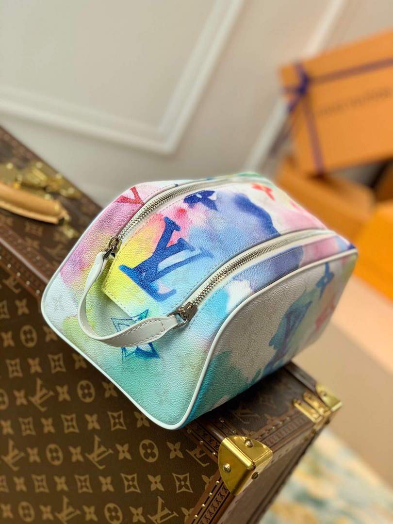 LV M44494 Louis Vuitton Dopp Kit Toilet Pouch Watercolour