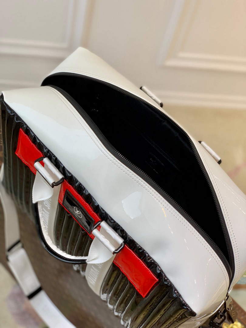 LV M58755 Louis Vuitton Neo Porte Documents Voyage Black white