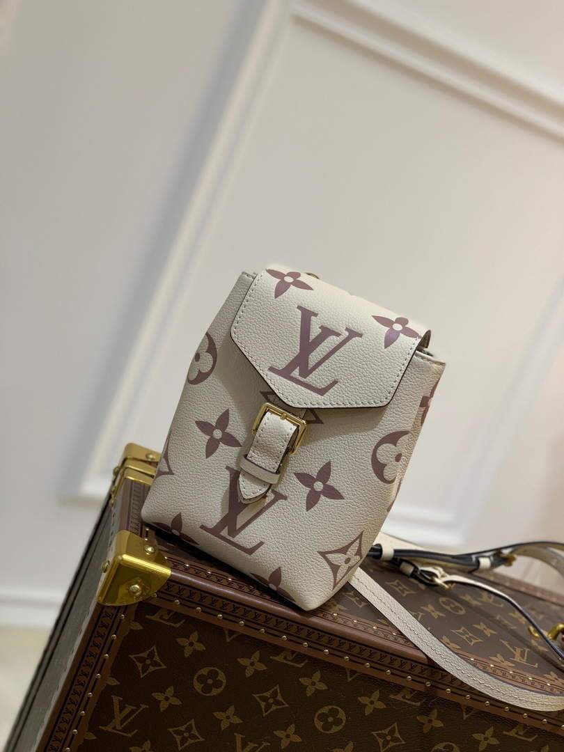 LV M45764 Louis Vuitton Tiny Backpack M80738 White