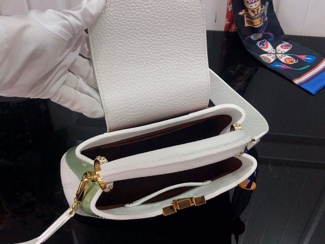 LV M59864 Louis Vuitton Capucines Mini Bag