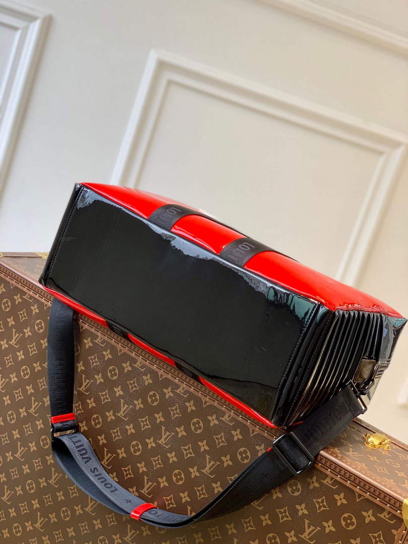 LV M58755 Louis Vuitton Neo Porte Documents Voyage Black red