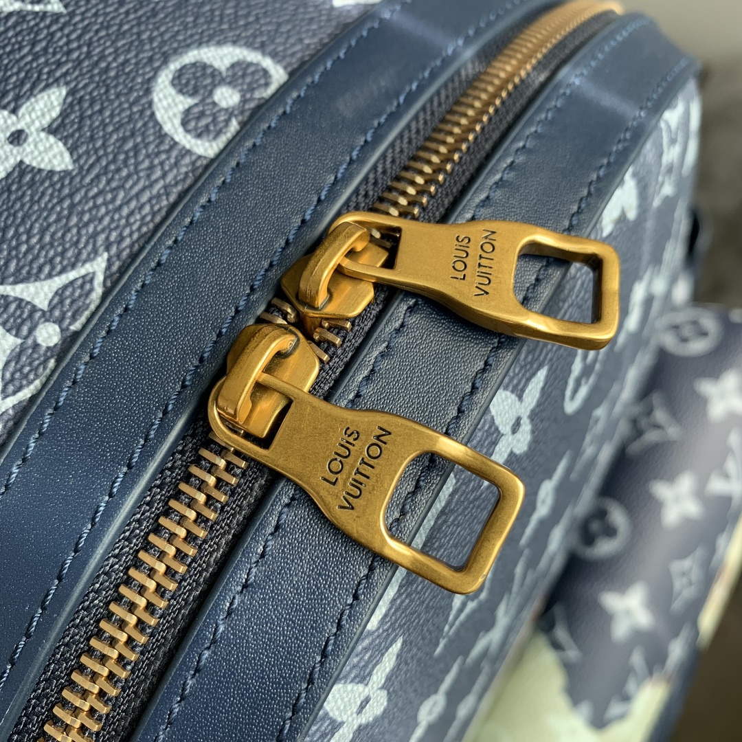 LV M46553 Louis Vuitton Discovery Backpack Bag Blue
