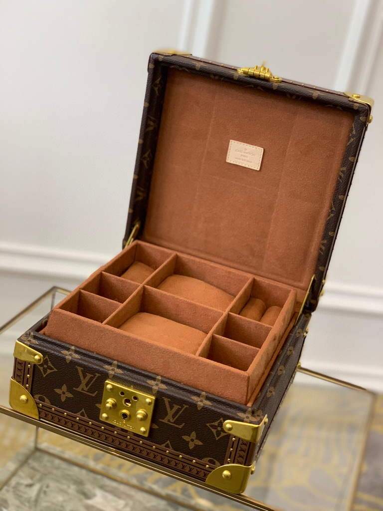 LV M20040 Louis Vuitton M13513 Jewelry Box Monogram Brown