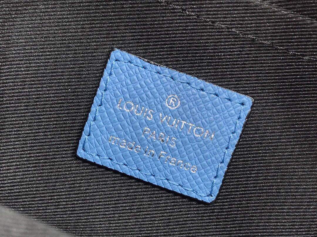 LV M30242 Louis Vuitton Outdoor Messenger Taiga Leather Blue