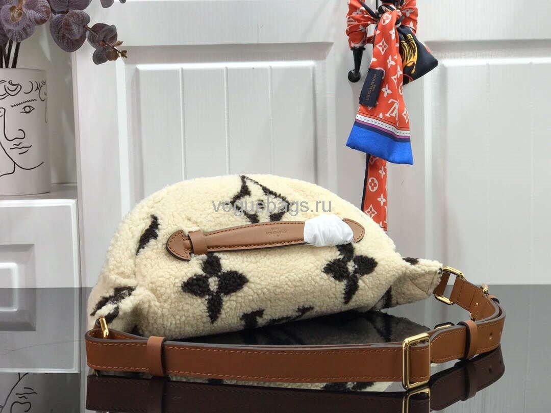 LV M55425 Louis Vuitton Bumbag Shearling Beige